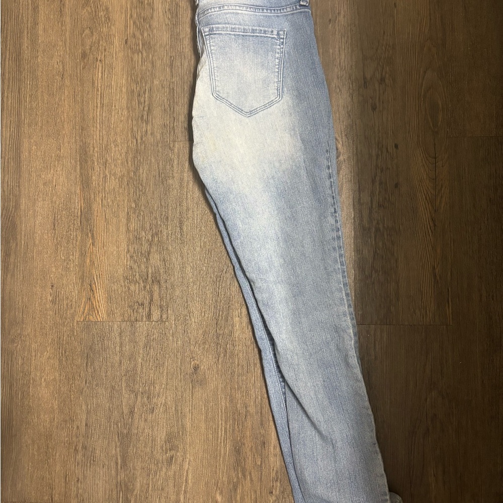 Nine West light washed size 6